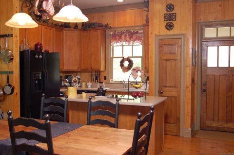 Kitchen Eating Area, seats up to 8 | Image #5/15 | Mountain Vista Home Rental in Big Canoe Resort