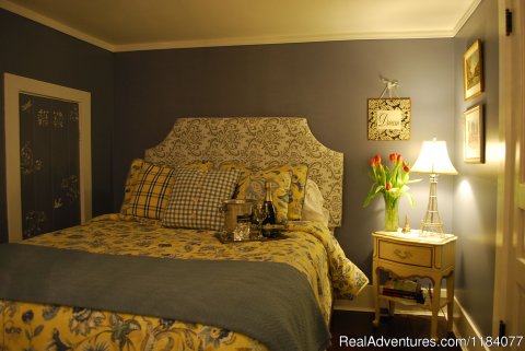 2nd floor Carmel Room | Image #5/7 | Applesauce Inn B&B