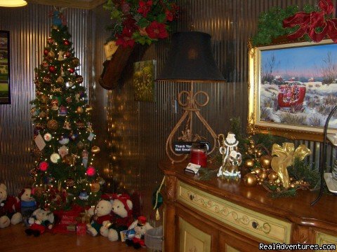 Cart Barn Inn decorated for Christmas
