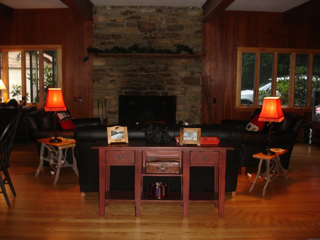 Colonel Weber Ski Lodge | Image #4/9 | 