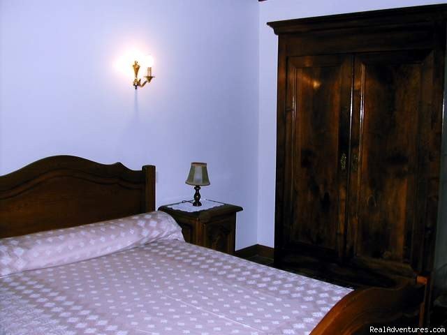 bedroom 1 | Tranquil Pyreneean retreat in the Basque Country | Image #7/14 | 