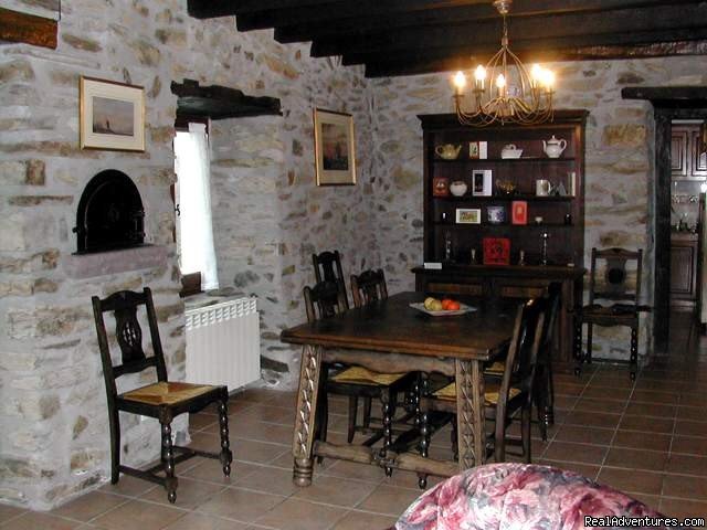 dining room | Tranquil Pyreneean retreat in the Basque Country | Image #14/14 | 
