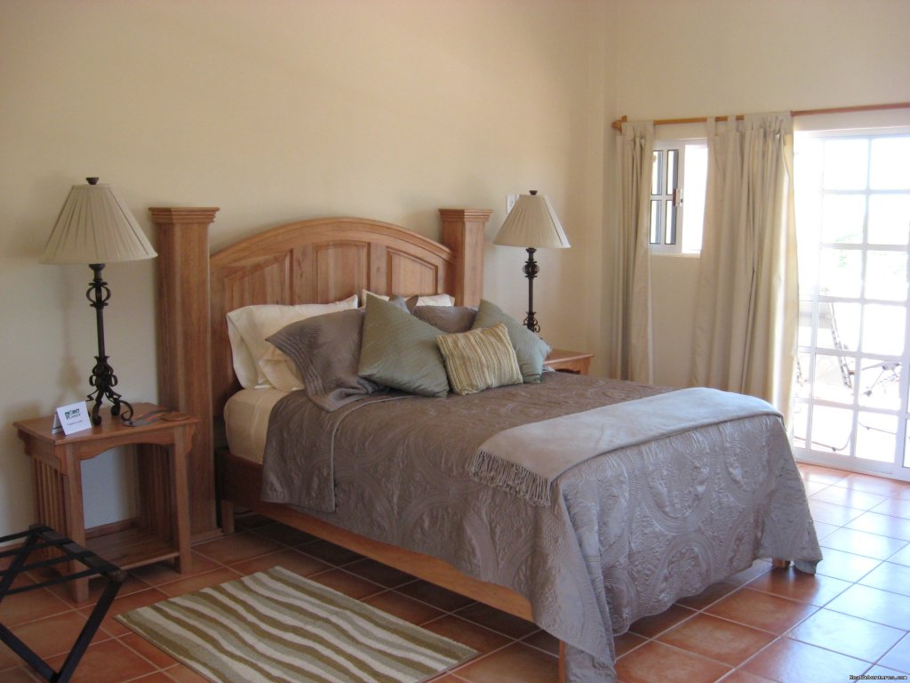 Serenity Sands B&B, Orchid Room | Serenity Sands Bed & Breakfast | Image #5/12 | 