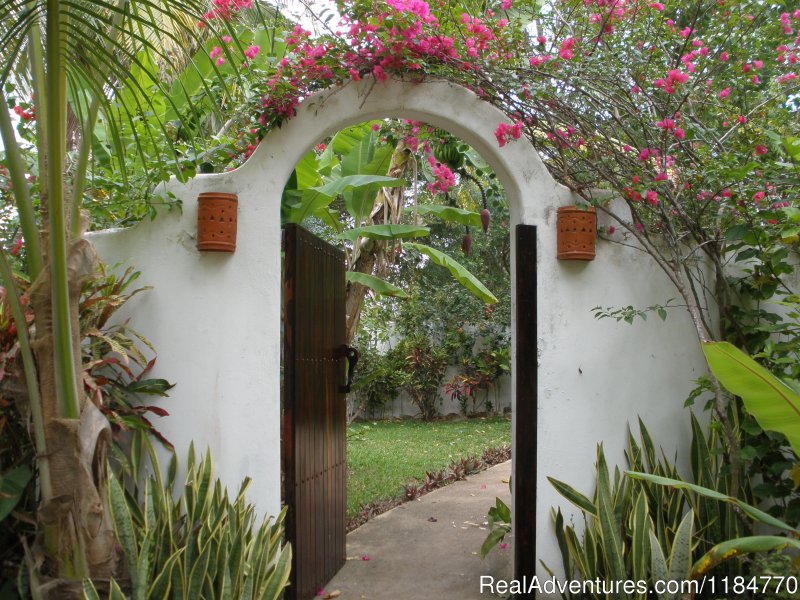 Entry to Courtyard | Romantic Tropical Getaway,Casa Estrella de Bacalar | Image #12/18 | 