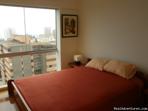 Mar y Vista Apartment - Main Bedroom | Apartments in Lima for APEC 2008 - Flores y Mar | Image #5/9 | 