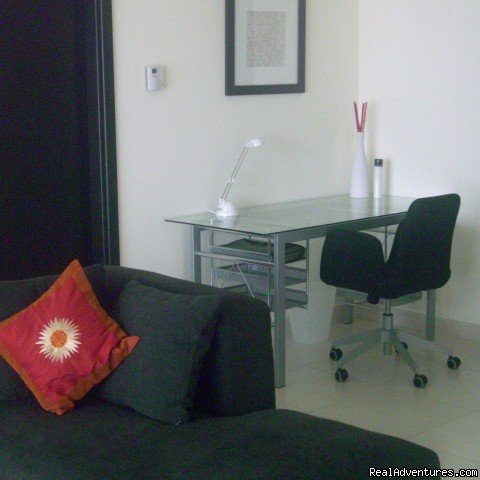 Office area with Internet access | Corner 1-bed apartment sea/Marina view in Dubai | Image #11/14 | 