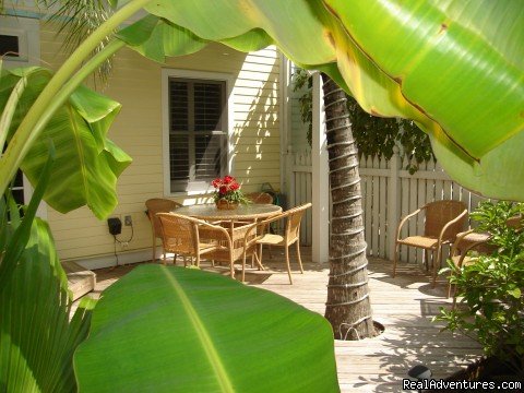 BBQ with friends and family | Truman Annex Key West | Image #3/5 | 