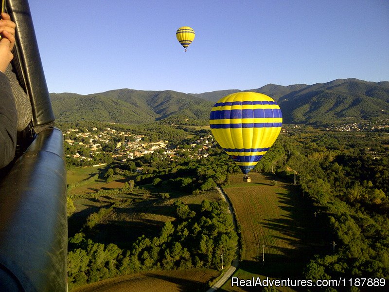 Balloons floating in the air near Barcelona | Hot air balloon flights from Barcelona, Spain | Image #11/21 | 