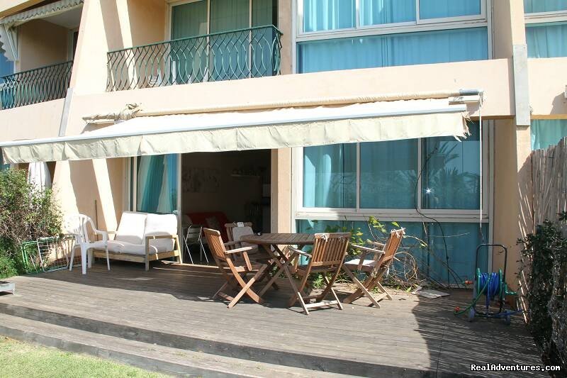 Luxury Garden Apartment in Neot Golf Caesarea | Image #5/11 | 