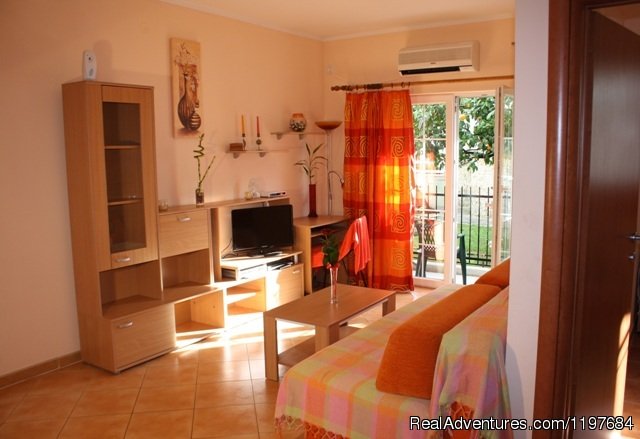 A2 Living room | Relaxing vacation in Apartments GaMa Igalo | Image #4/25 | 