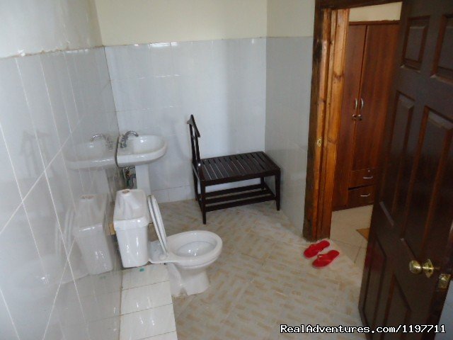 Private bath and hot shower Room ensuite. | Hotel Near Lake& Self Catering Hostel,Kisumu,Kenya | Image #17/25 | 
