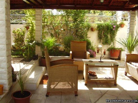 Garden | Lux apartment with private garden close the beach | Image #3/10 | 