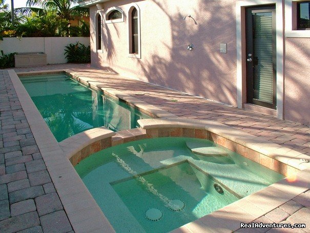 Spa and Pool | Luxury Sorrento Beach Villa! Spa & Pool! 50'' TV! | Image #14/17 | 