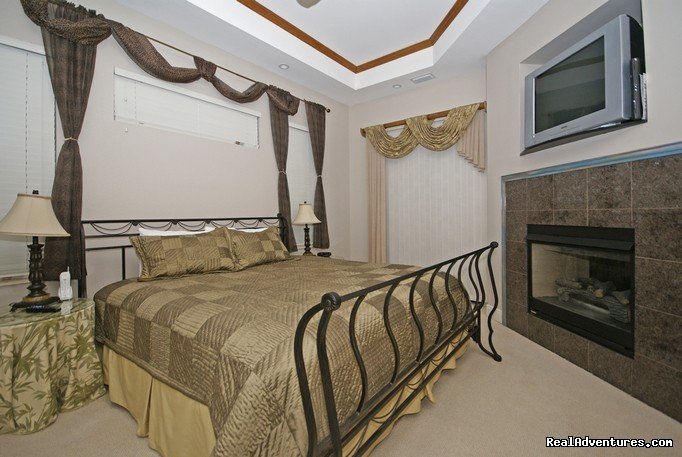 Master Bedroom | Luxury Sorrento Beach Villa! Spa & Pool! 50'' TV! | Image #16/17 | 