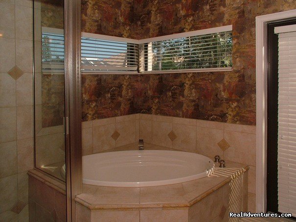 Master Bathtub | Luxury Sorrento Beach Villa! Spa & Pool! 50'' TV! | Image #17/17 | 