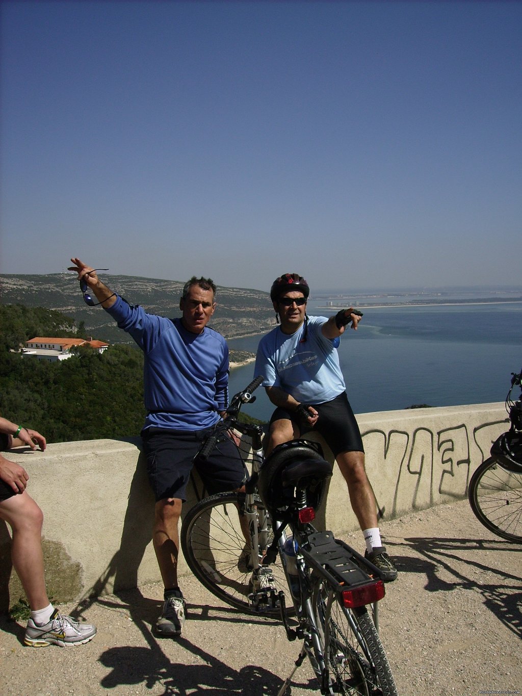 3Day Costa Azul & Wine Country Bike Tours Central