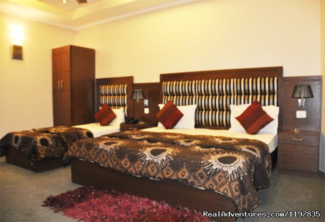 Triple Room | Hotel Near New Delhi Airport | Image #4/5 | 