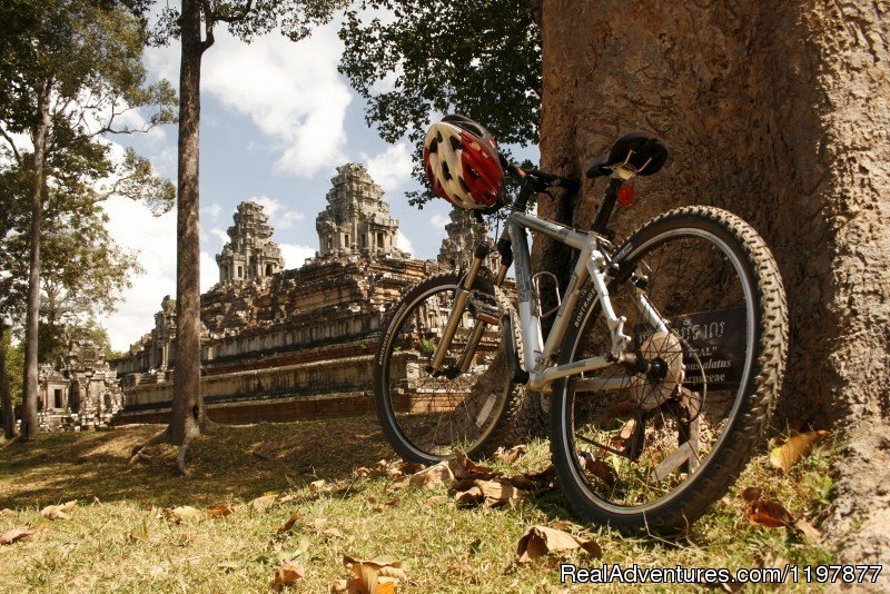 Cycling tours to explore Angkor Wat, Cambodia | Cycling to Coastal Cambodia 8 days | Image #6/10 | 