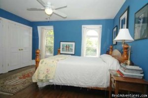 Comfy Guest House and Suite Downtown Toronto | Toronto, Ontario Bed & Breakfasts | Alliston, Ontario