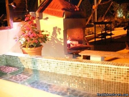 Essence Arenal japanese bath by night | Essence Arenal Boutique Hostel | Image #10/21 | 