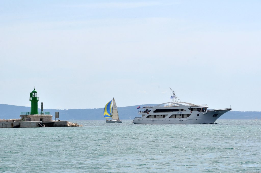 Croatian coast cruising on M/Y President | Image #2/10 | 