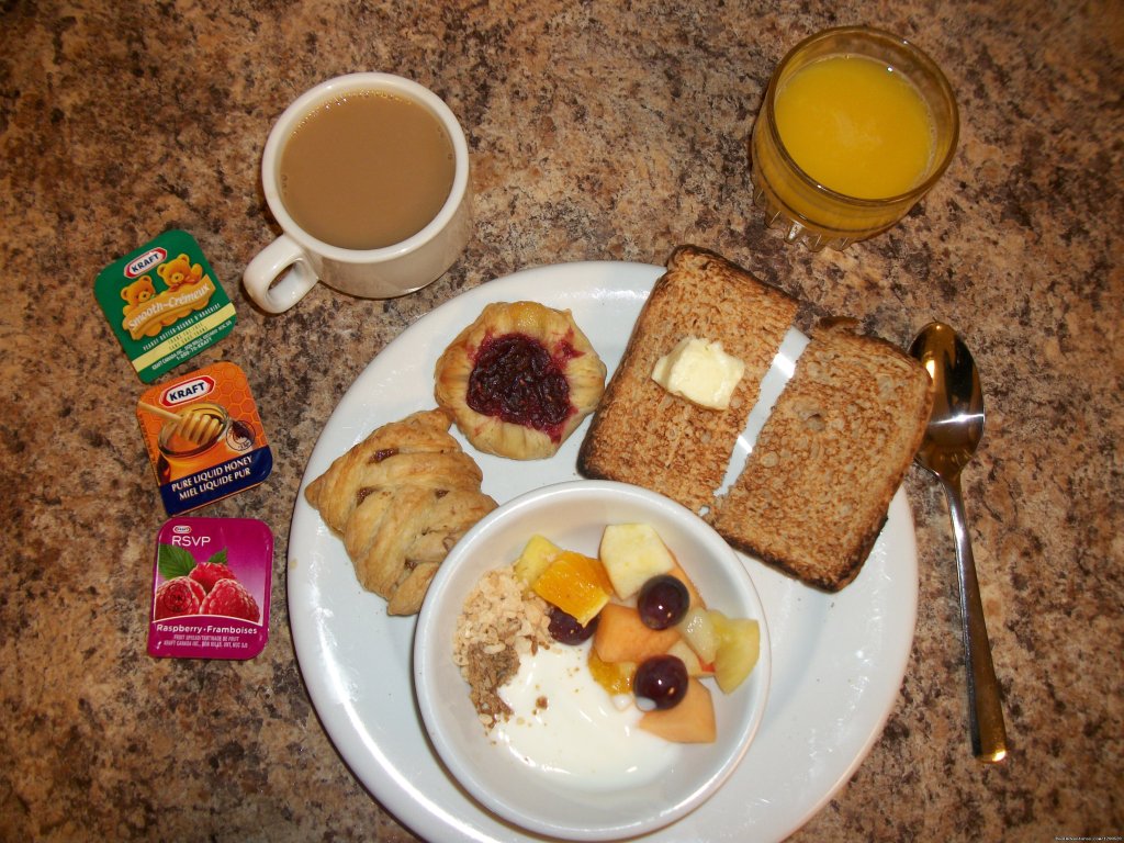 Complimentary continental Breakfast | Brewster's Mountain Lodge | Image #11/15 | 