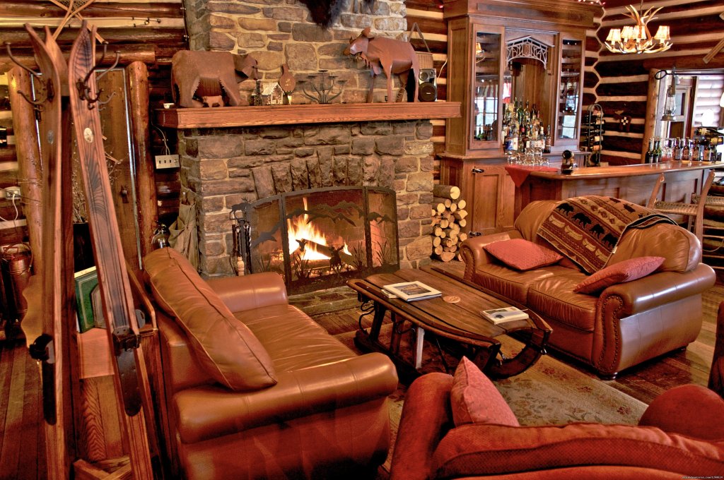 Lodge Interior | Storm Mountain Lodge and Cabins | Image #9/10 | 