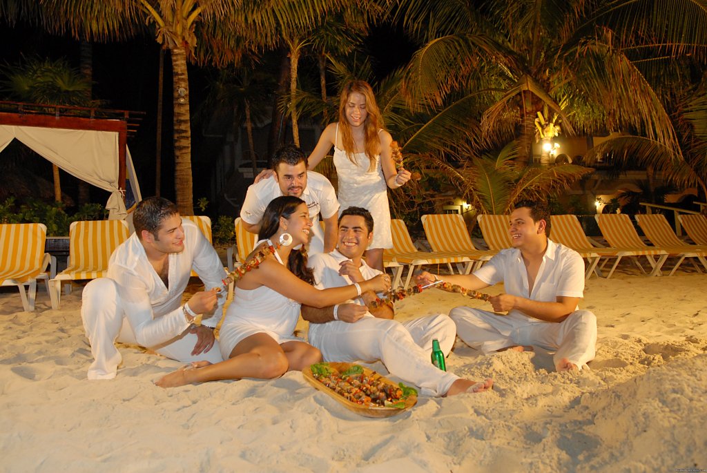 Party at the beach |  Look out over paradise at the Mayan Princess! | Image #10/23 | 