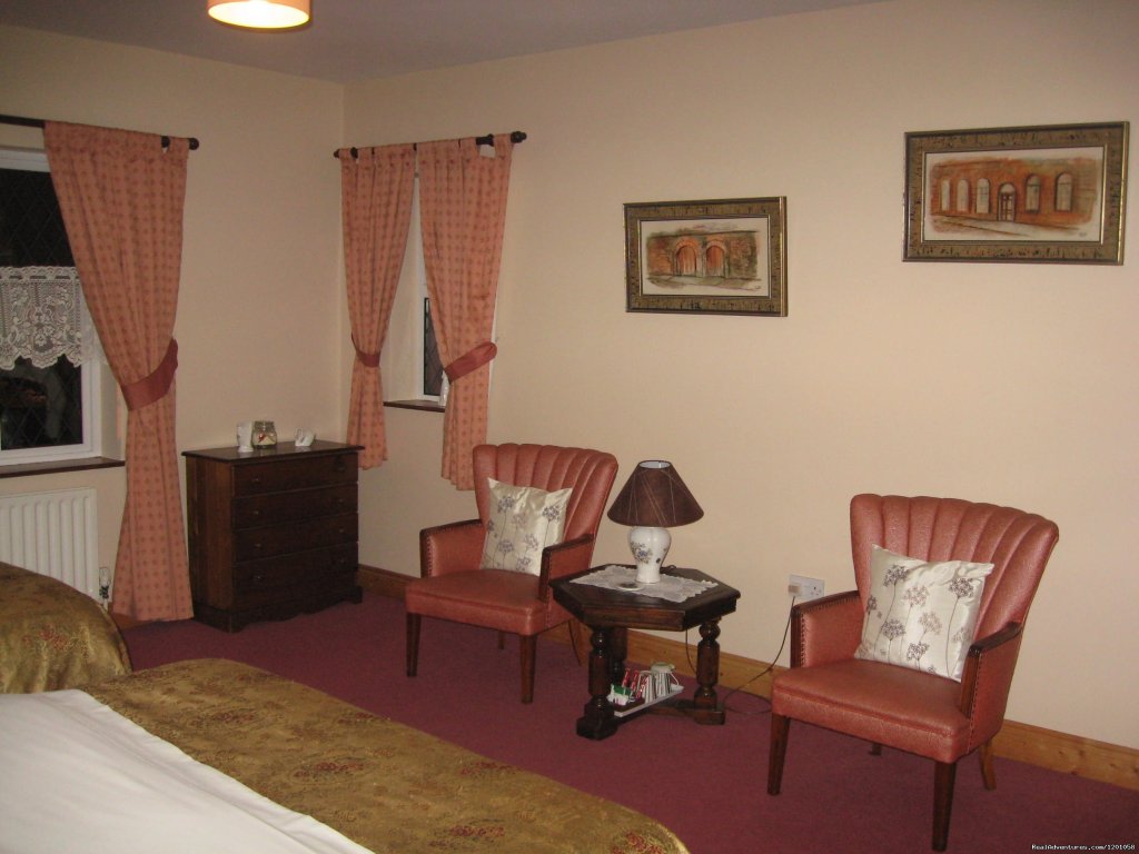 Room 3 relaxation | Headley Court **** | Image #8/26 | 
