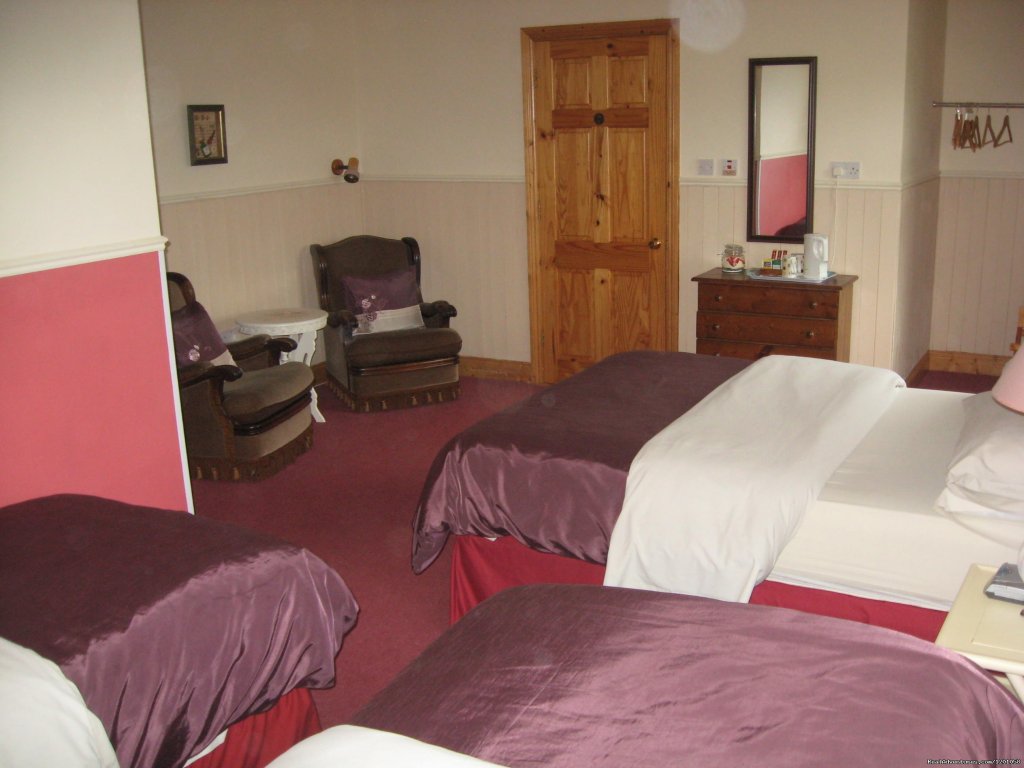 Room 2  | Headley Court **** | Image #5/26 | 