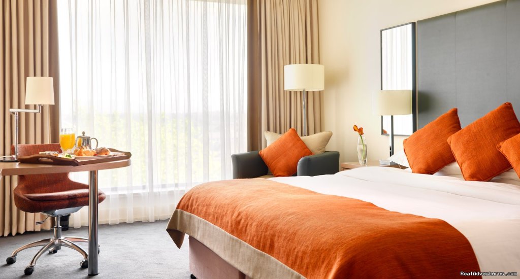 Standard bedroom  | Hilton Dublin Kilmainham | Image #3/4 | 