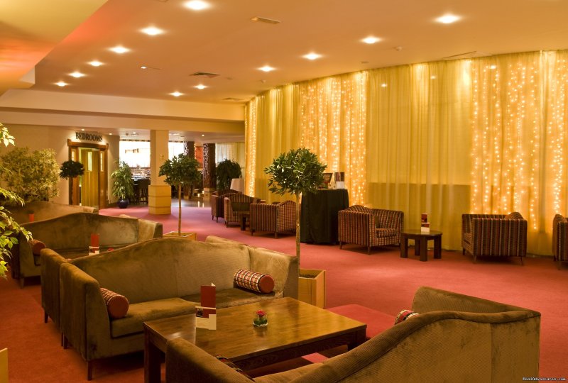 Spacious Lobby | Romantic Spa Retreats with Radisson Blu | Image #2/16 | 