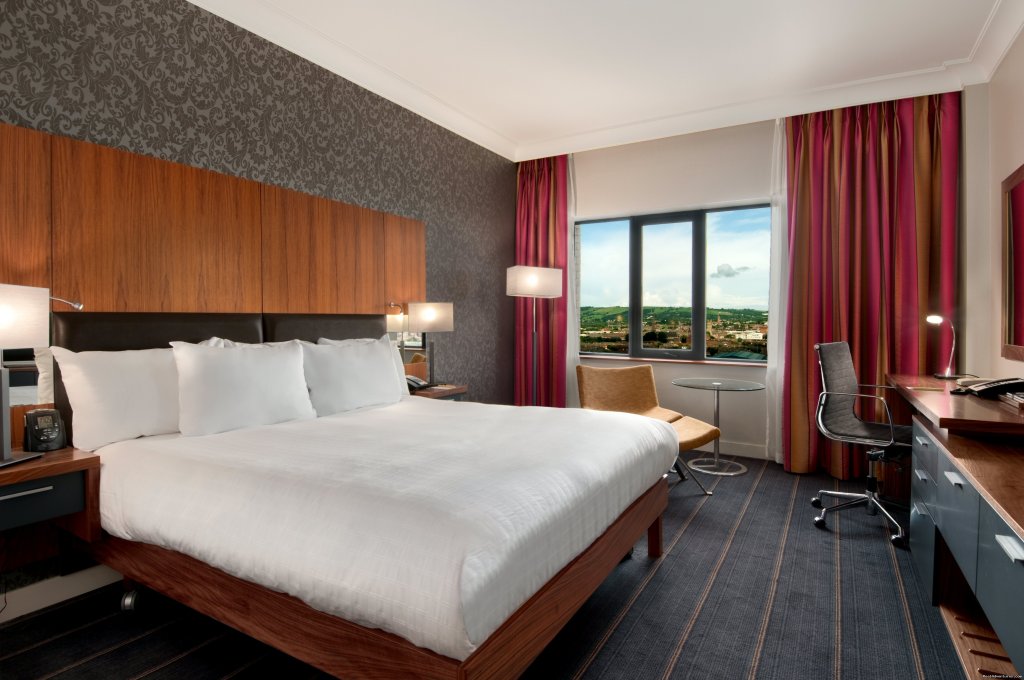 King Hilton Guestroom | Hilton Belfast | Image #2/9 | 