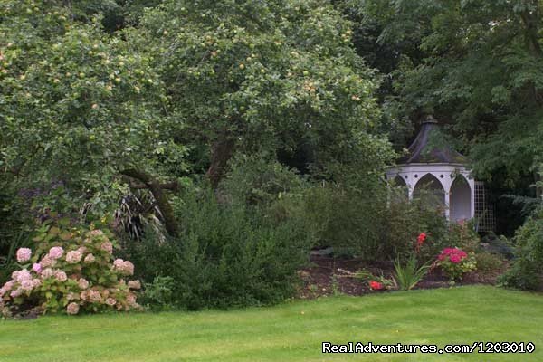 Garden | Romantic Bed & Breakfast & Beautiful Wedding Venue | Image #8/16 | 