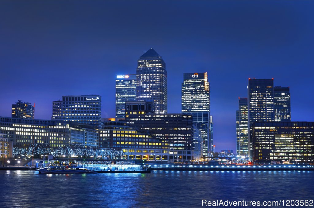 Night view | DoubleTree by Hilton London - Docklands Riverside | Image #2/25 | 