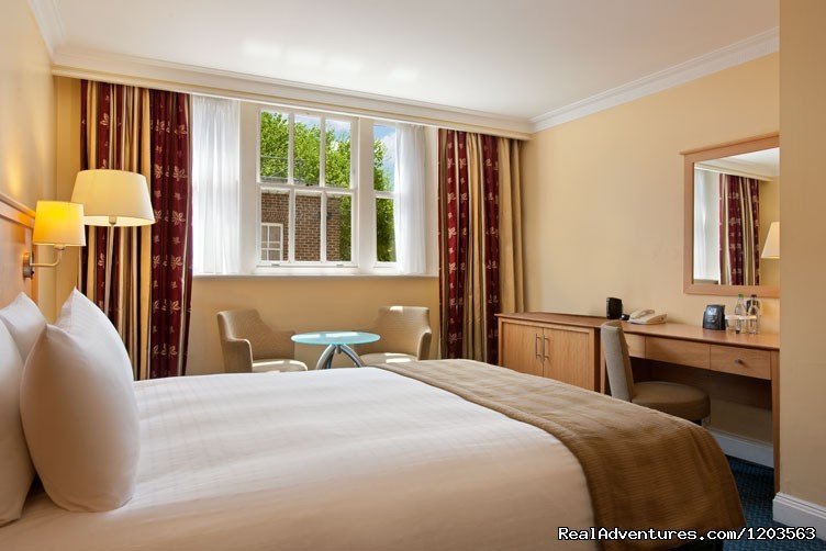 Hilton Double Guestroom | Hilton London Euston | Image #4/15 | 