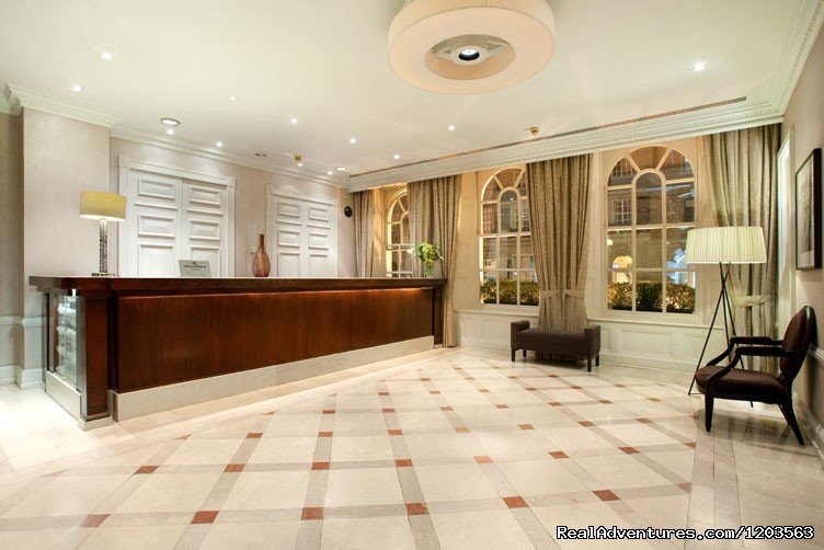 Lobby | Hilton London Euston | Image #9/15 | 