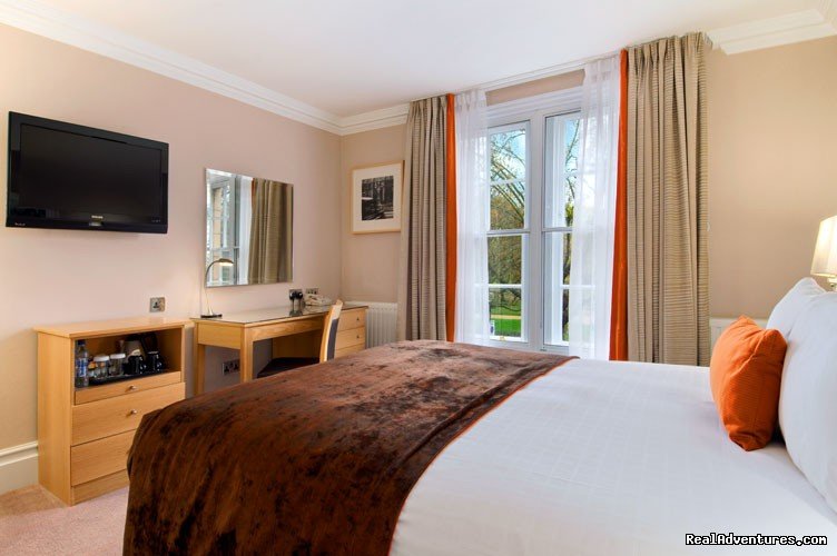 Standard Double Guest Room | Hilton London Hyde Park | Image #5/12 | 