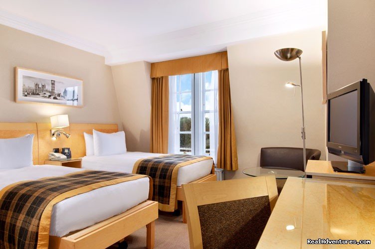 Twin Standard Room | Hilton London Hyde Park | Image #7/12 | 