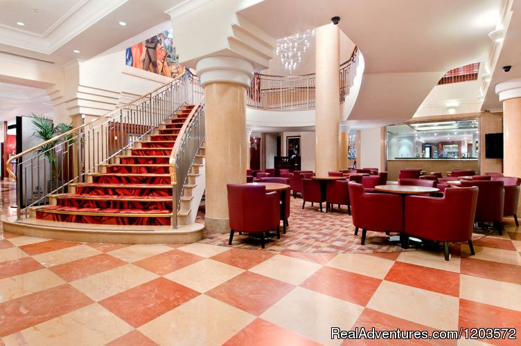 The Lounge | Hilton London Paddington | Image #3/19 | 