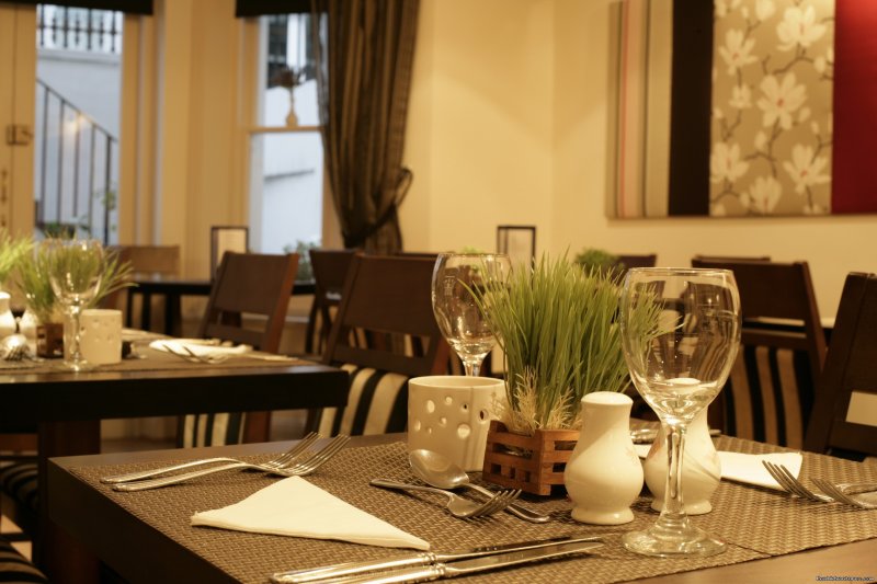 Dinner service | London Lodge Town House Hotel | Image #3/10 | 