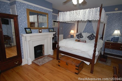 Confederation Room | Image #4/7 | Upscale accommodations at Charlotte's Rose Inn