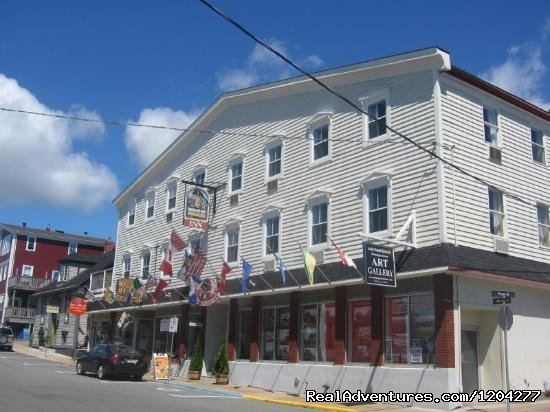 Front View | Smuggler's Cove Inn | Lunenburg, Nova Scotia  | Hotels & Resorts | Image #1/4 | 