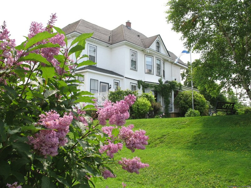 Side view of The Nelson House B&B | Nelson House Bed & Breakfast | Stewiacke, Nova Scotia  | Bed & Breakfasts | Image #1/2 | 