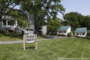 By the Side of the Road Getaway Lodging | Harrisonburg, Virginia Vacation Rentals | Central, Virginia
