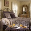 Colonial Gardens Bed & Breakfast The Prmrose Room