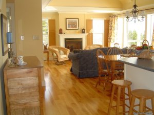 Reclusive Luxury at Cameron Guest House | Baddeck Inlet, Nova Scotia Vacation Rentals | Enfield, Nova Scotia