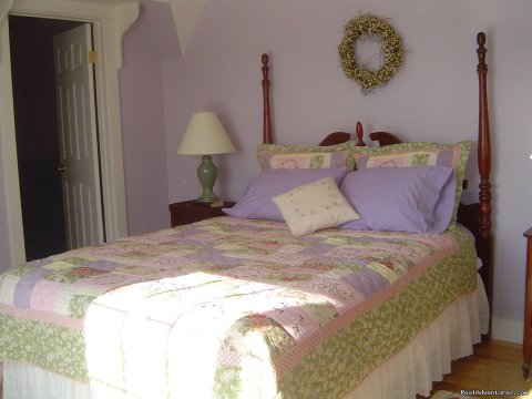 queen bedroom