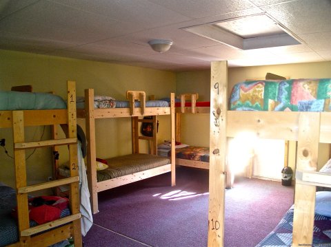 10 Bed Bunkhouse | Image #13/17 | Cabot Trail Backpackers Hostel