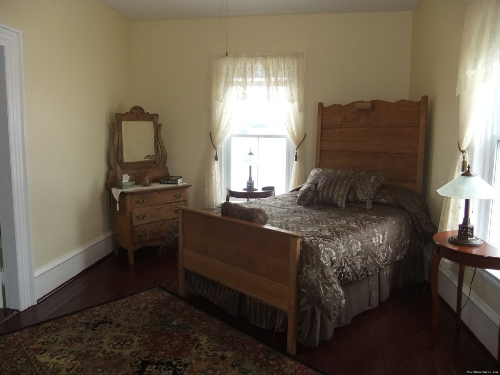 Bell Room | Old Grand Narrows Hotel B&B | Image #3/8 | 